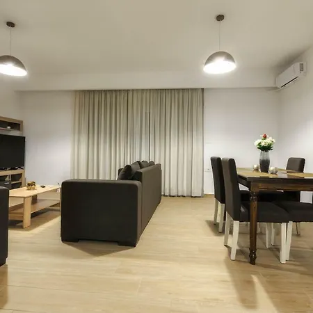 Oresteia Downtown Apartamento